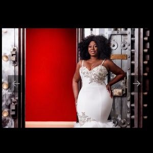 Brand New pantora wedding gown